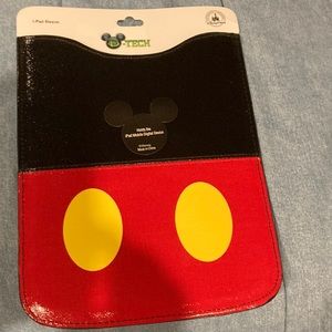 New NWT D-tech Mickey IPad sleeve Disney parks